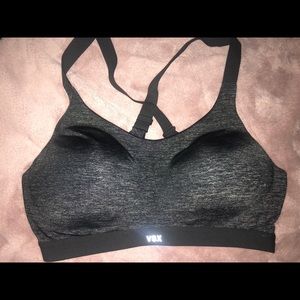 Worn only few times, SIZE:34D, with padding